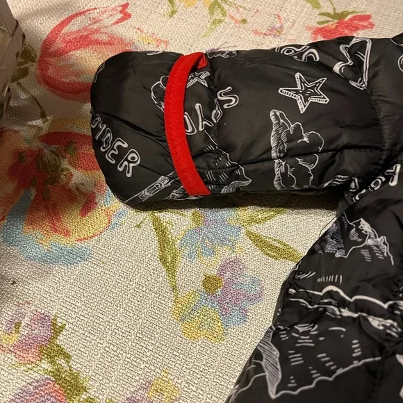 Spyder Black and Red Kids snowsuit new with tags - Picture 7 of 9